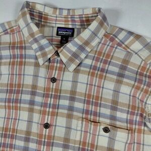 Patagonia Organic Cotton Plaid Short Sleeve Button Up Shirt Mens XL Beige Brown